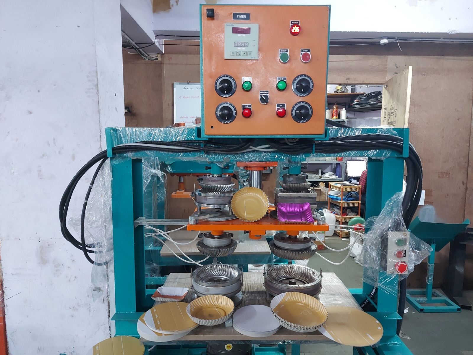 4 Die Paper Plate Making Machine - Color: Green