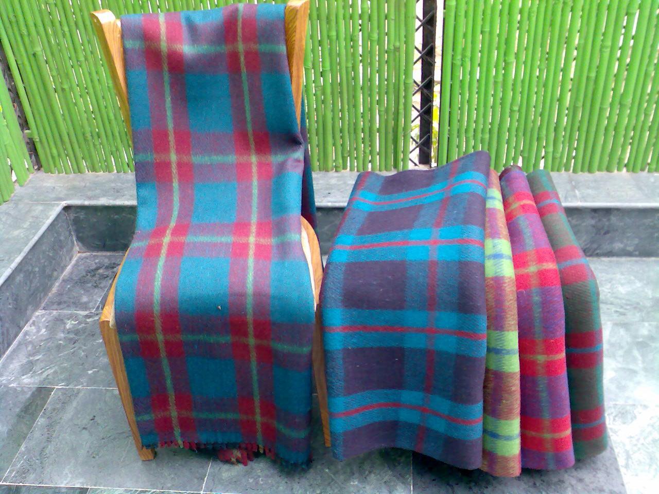 100% Acrylic Blanket - 40% Woolen, 60% Synthetic | Soft, Warm, Cozy For All Seasons, Ideal For Home Decor And Daily Use