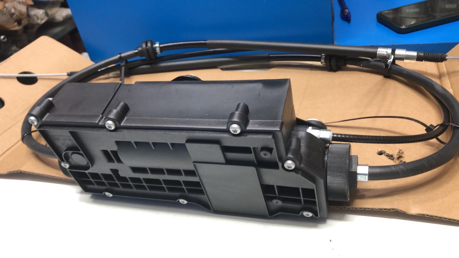 Bmw Car Diggy - Diggy Material, 10x10x10 Ft Dimensions | Long Working Life, 20 Kg Weight, For Four Wheeler Use