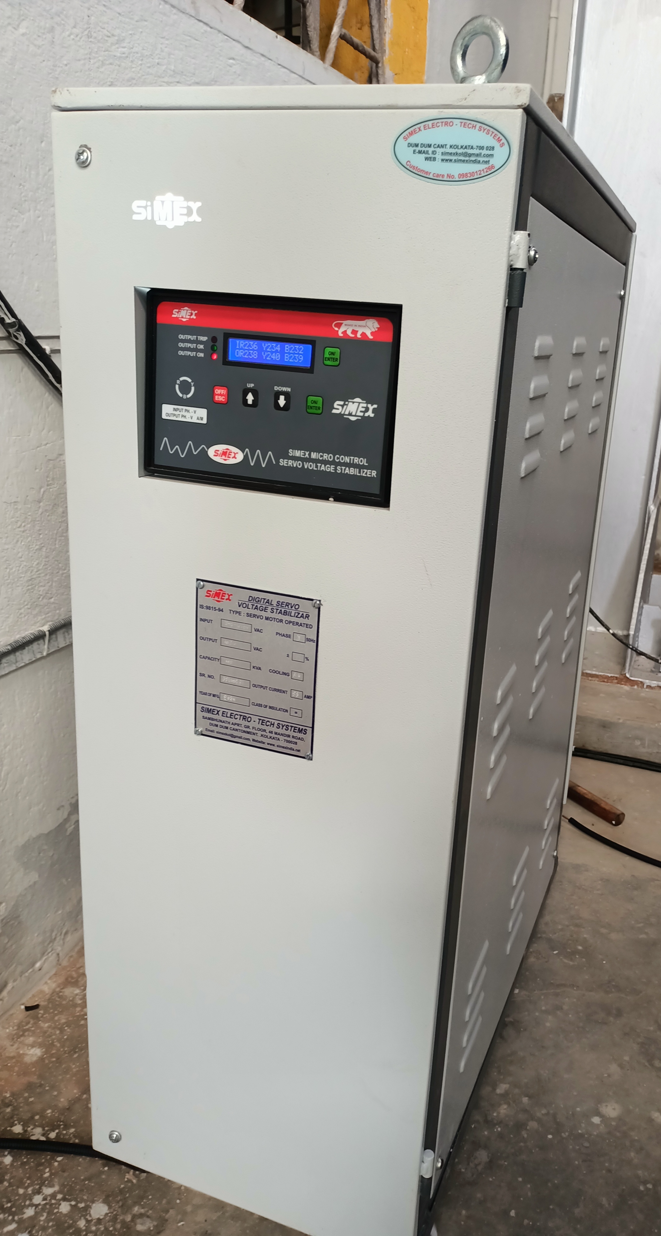Servo Controlled Voltage Stabilizer Ambient Temperature: 48 Celsius (Oc)