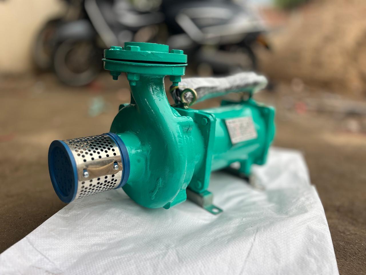 V7 Horizontal Openwell Submersible Pumpset - Color: Green