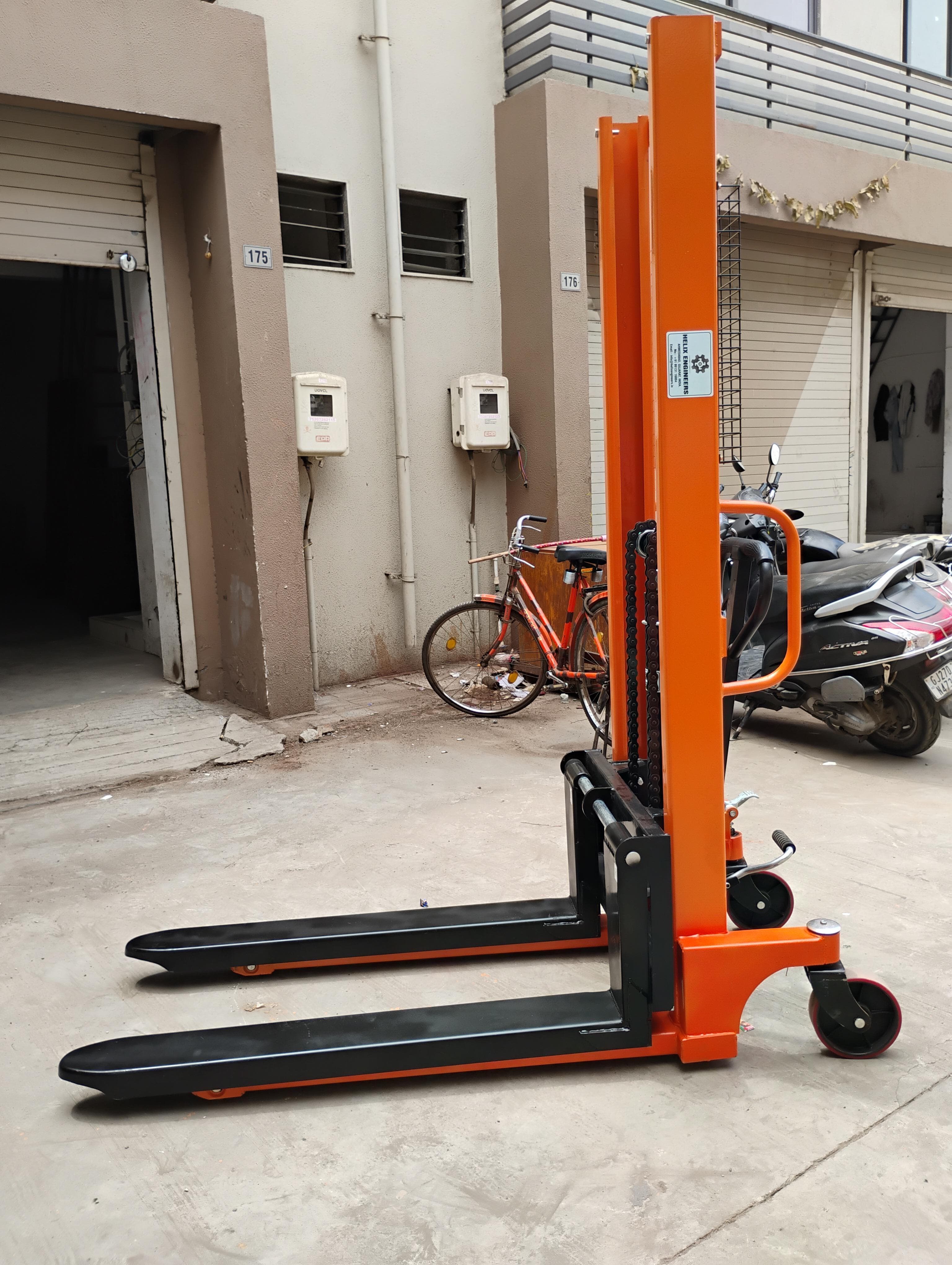 Strong Hydraulic Hand Stacker
