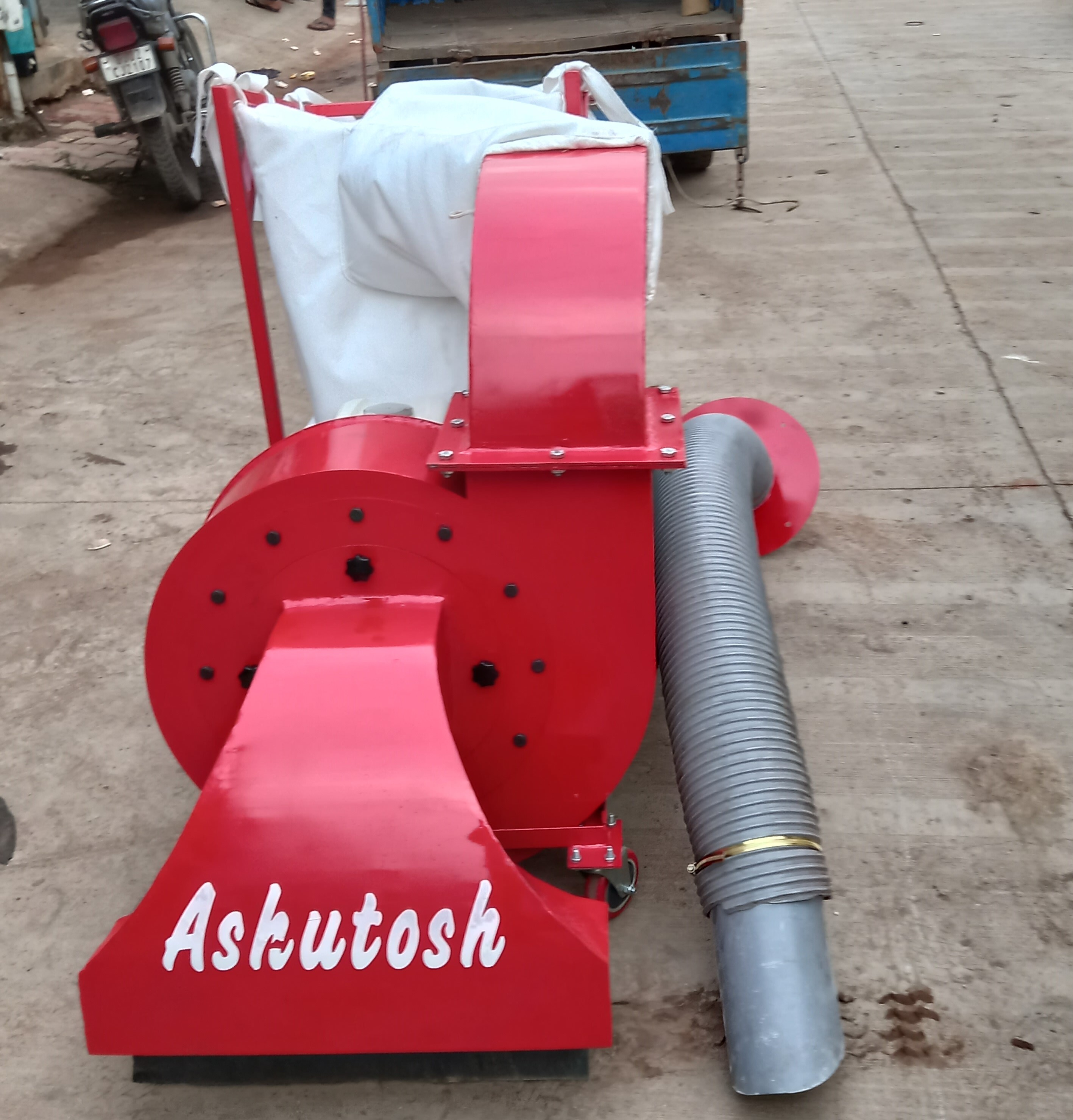 Leaf Collector Machine - Color: Red