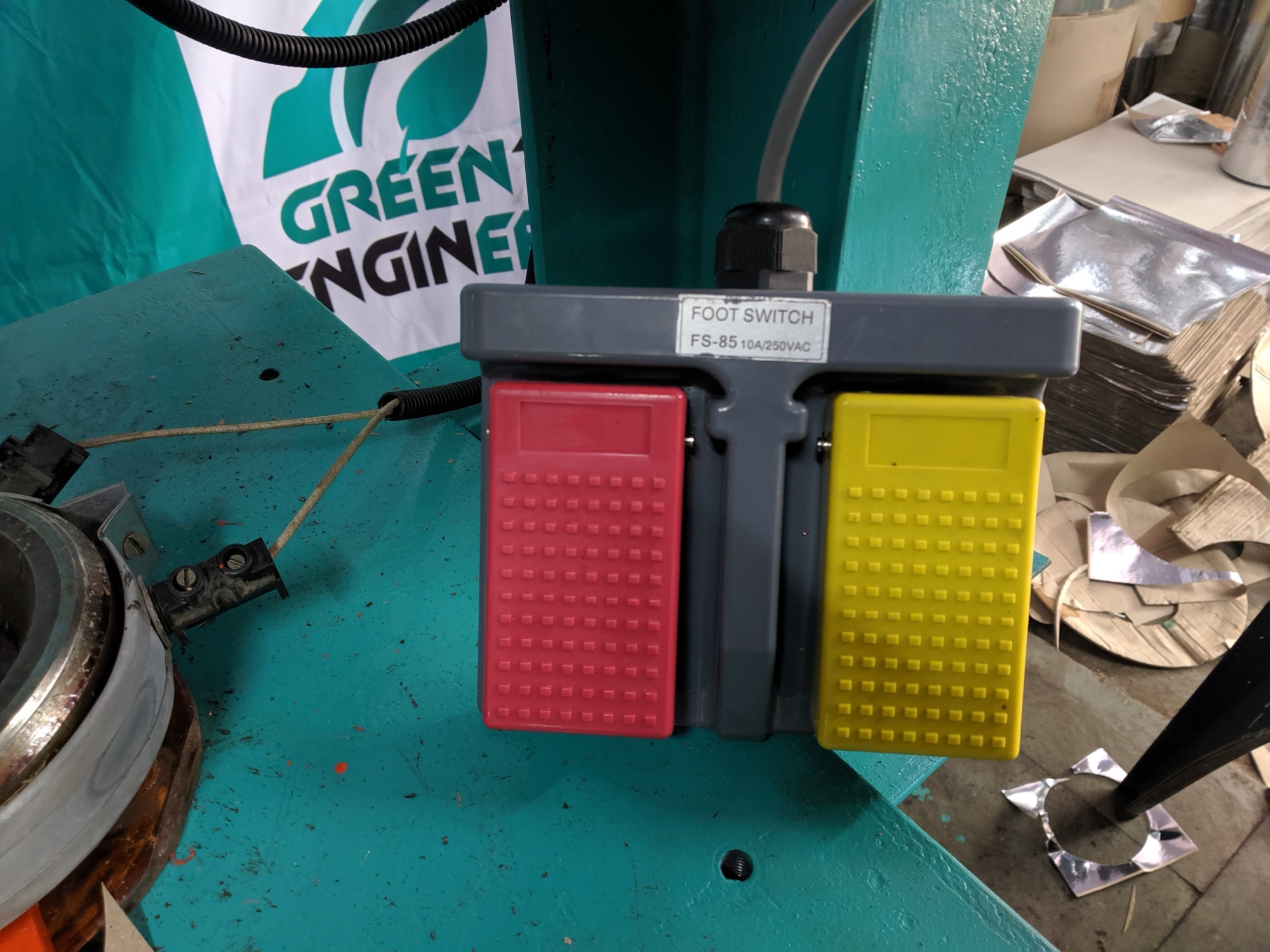 Plate Making Machine - Die Size 4-18", Production 2700-3000 Pcs/hr, 2hp Motor, 220v, 45l Oil Tank, 350kg Weight, Teal Color, Free Accessories Included