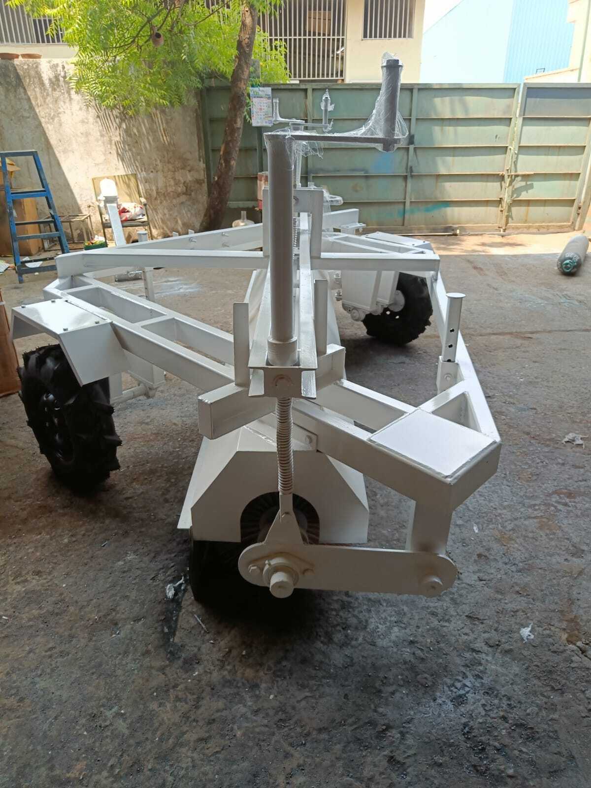 Mechanical Broomer Machine - Color: White