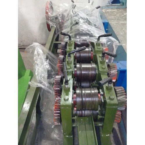 ऑनलाइन पंचिंग के साथ रोल फॉर्मिंग मशीन