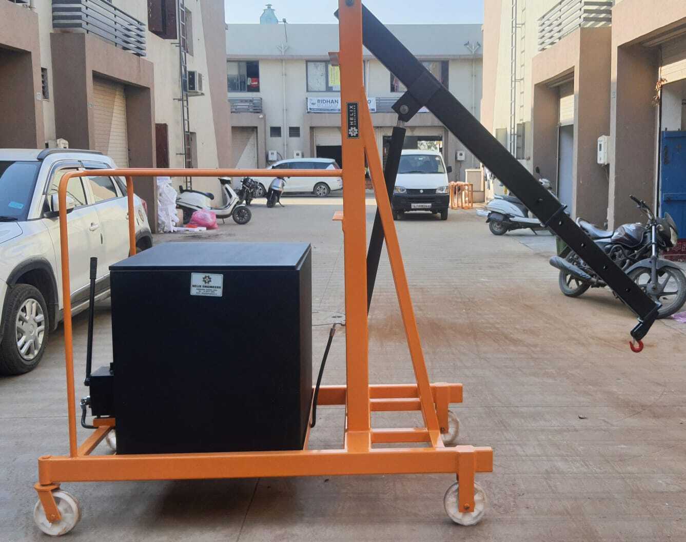 Yellow Hydraulic Electric Floor Crane