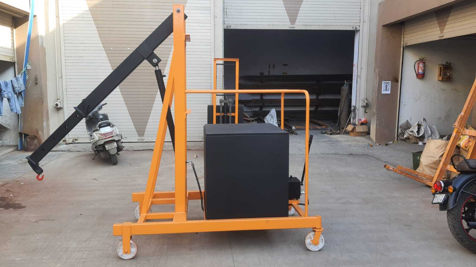 Yellow Hydraulic Electric Floor Crane