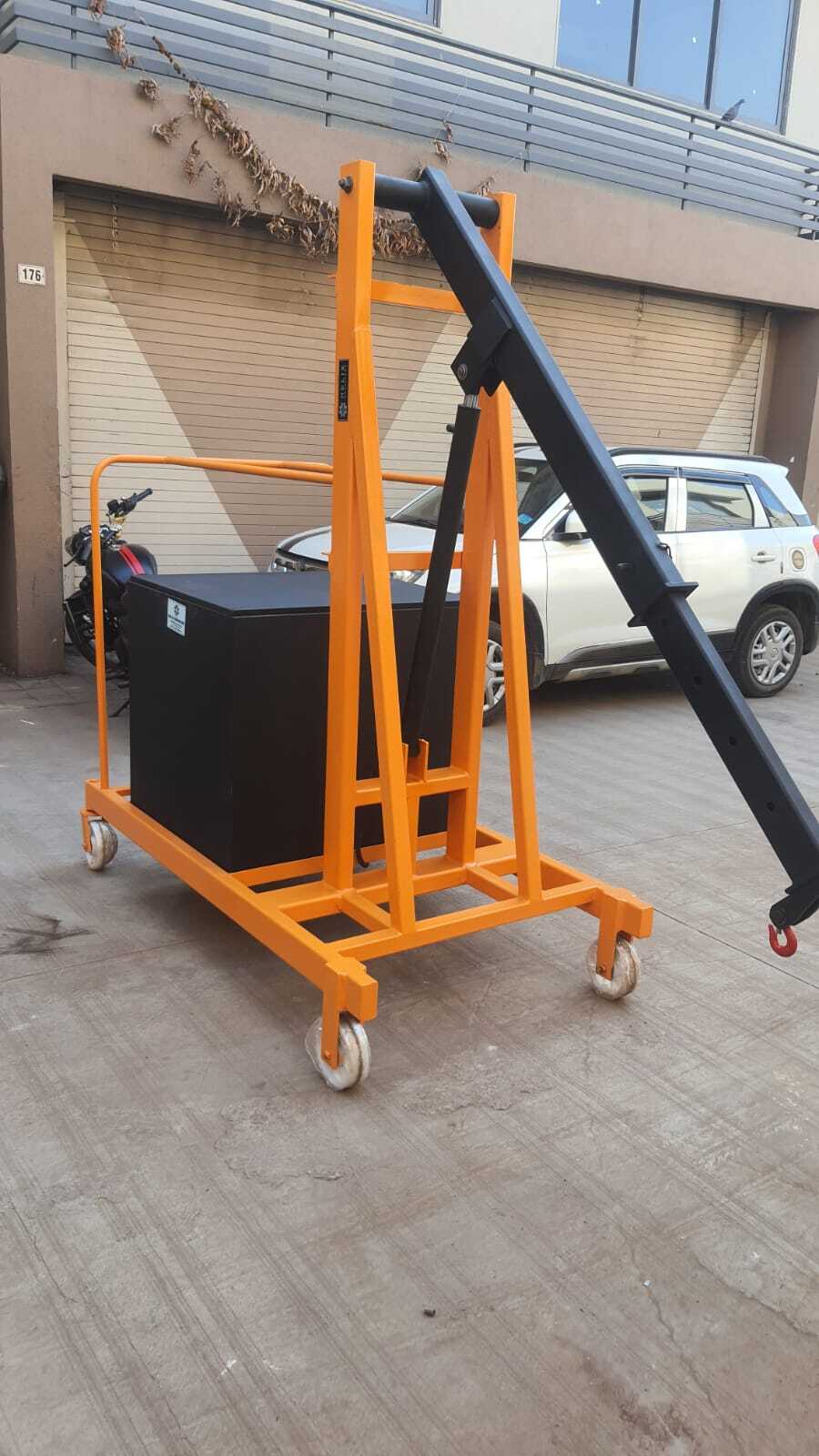 Yellow Hydraulic Electric Floor Crane