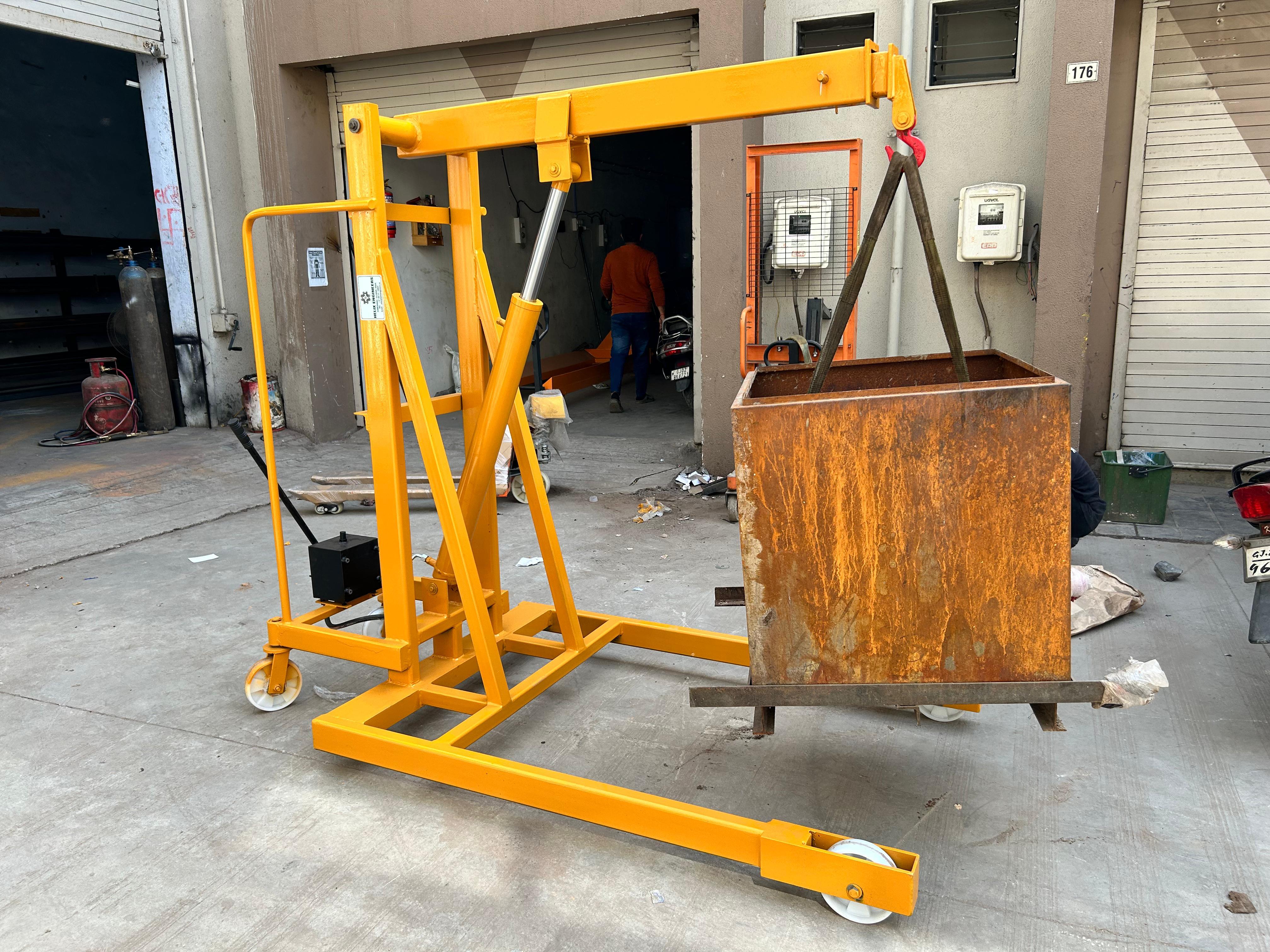 Yellow Hydraulic Mobile Floor Crane