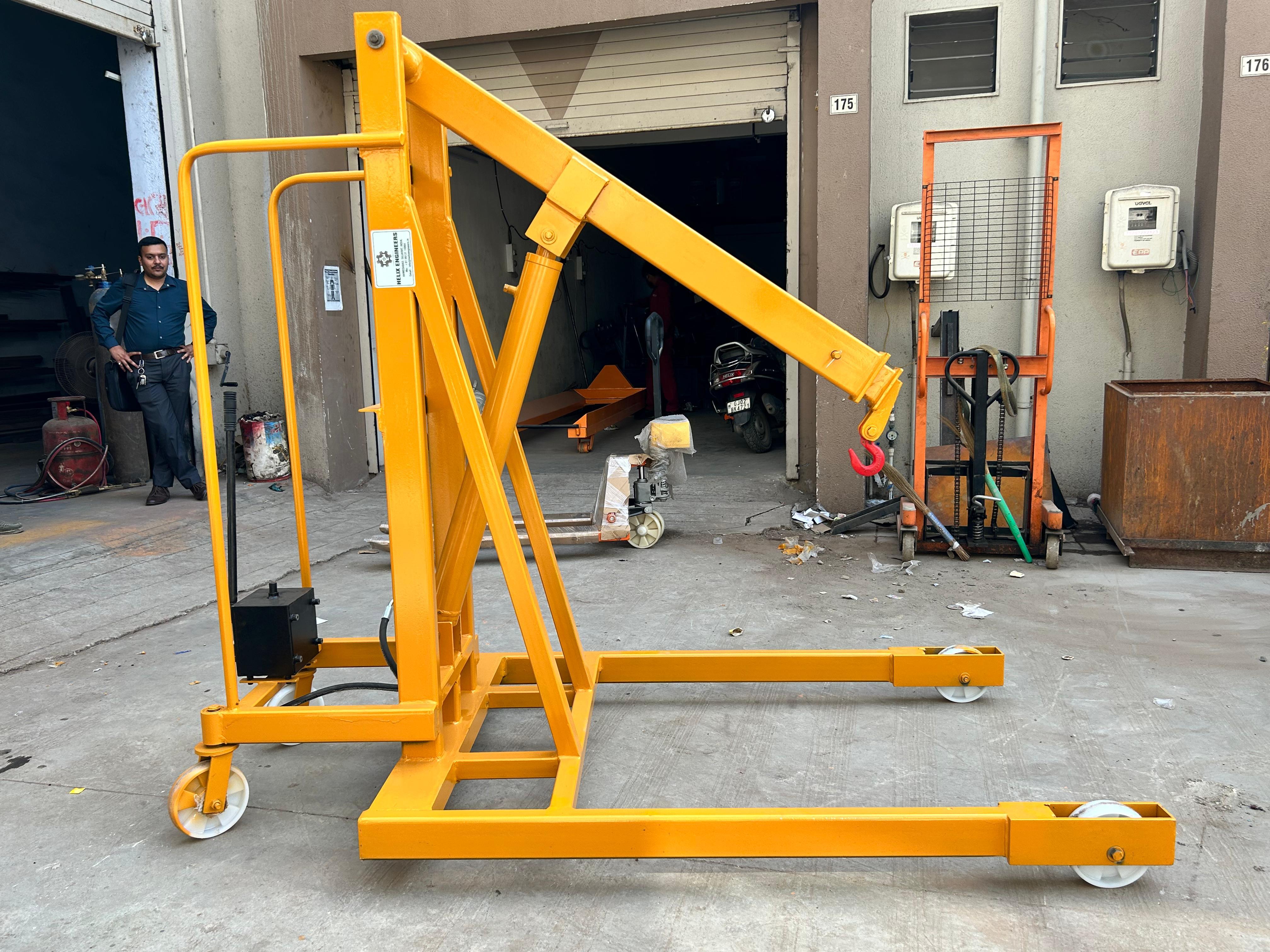 Yellow Hydraulic Mobile Floor Crane