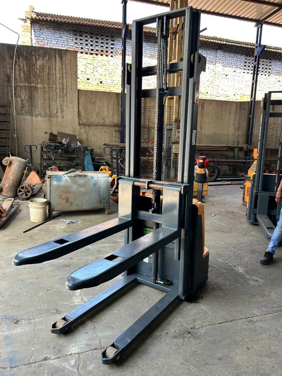 Hydraulic Pallet Stacker By Helix Engineers