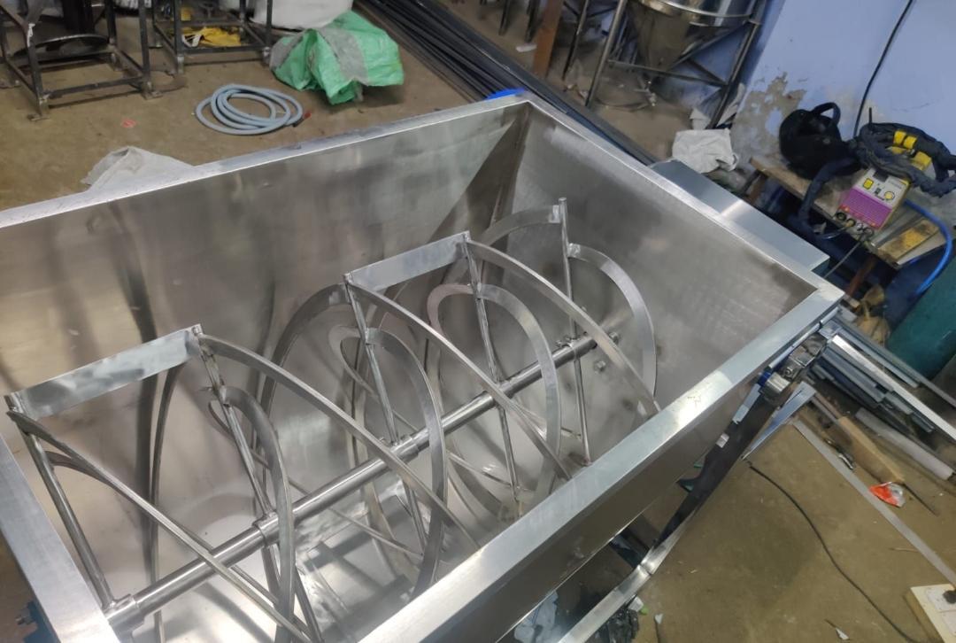 Spices Mixing Machine - Capacity: 30 To Kg/hr