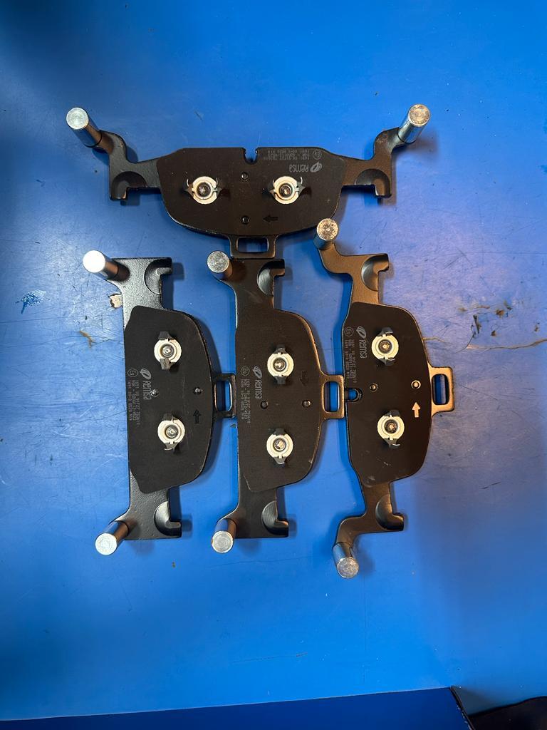 Car Brake Pads - Black 5x5x5 Ft Model No: 564654111 | Long Working Life 5 Kg Weight Suitable For Bmw Mercedes Audi And Volvo