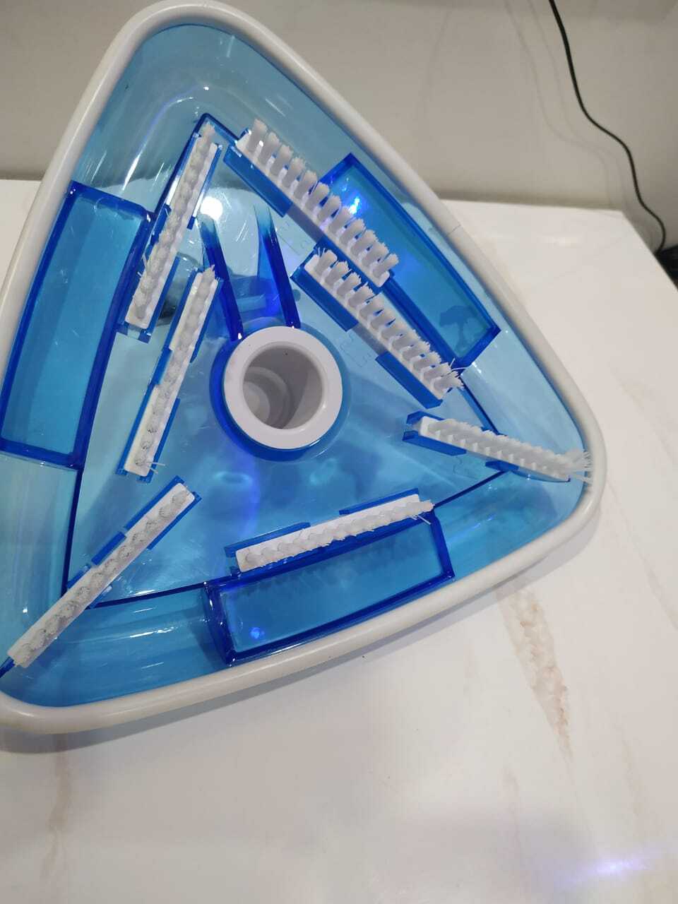 Triangular Vacuum Head - High-quality Durable Materials, Different Sizes, Blue For Visibility, Effective Pool Corner Cleaning