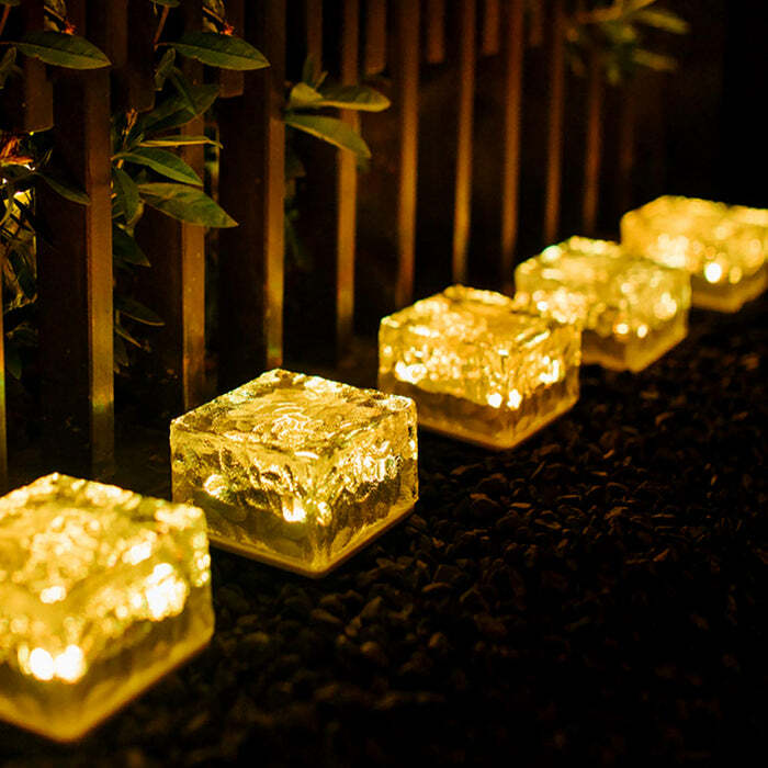 Solar Ice Cube Shaped Garden Light - Outdoor Decorative Warm Lighting , Perfect For Walkways, Pathways, Backyards And Christmas Decoration Parties