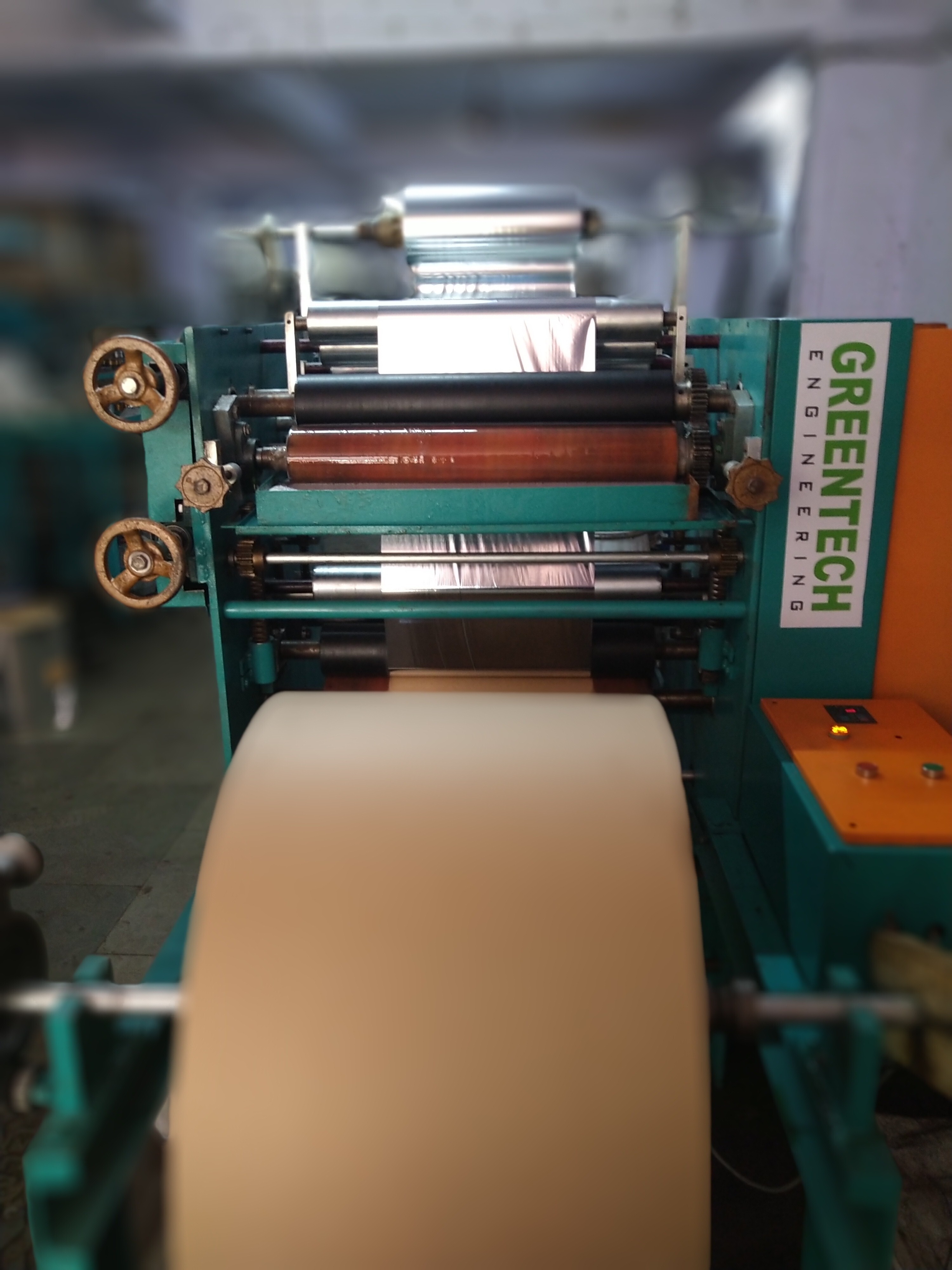 Automatic Sheet To Roll Lamination Making Machine - Duplex White, Max Width 1015mm, 20-25 Mtrs/min Speed | Ac Drive, Plc Control, Silver & Green Laminating Film, 1 Ton/day Capacity, 1-year Warranty