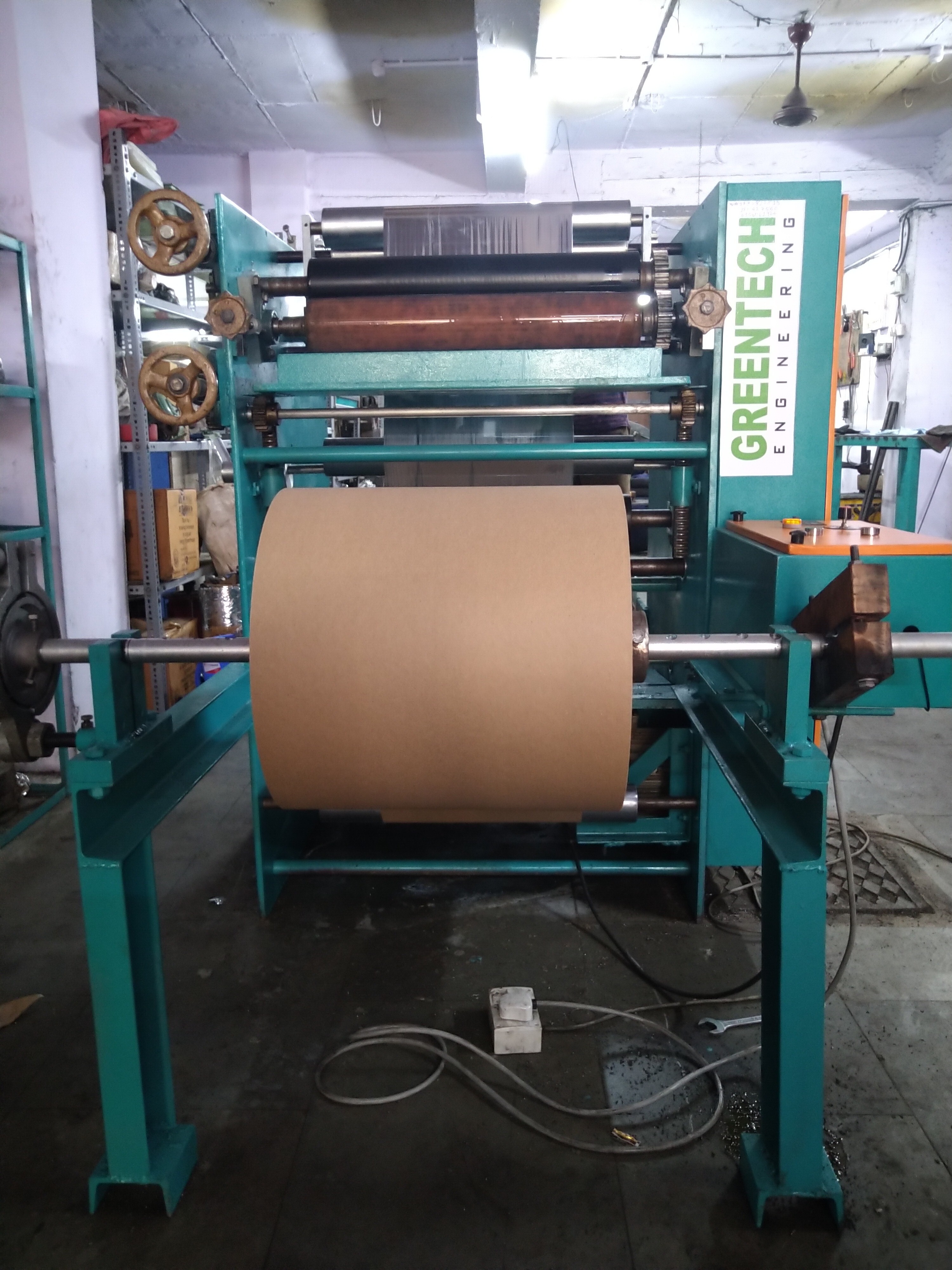 Automatic Sheet To Roll Lamination Making Machine - Duplex White, Max Width 1015mm, 20-25 Mtrs/min Speed | Ac Drive, Plc Control, Silver & Green Laminating Film, 1 Ton/day Capacity, 1-year Warranty