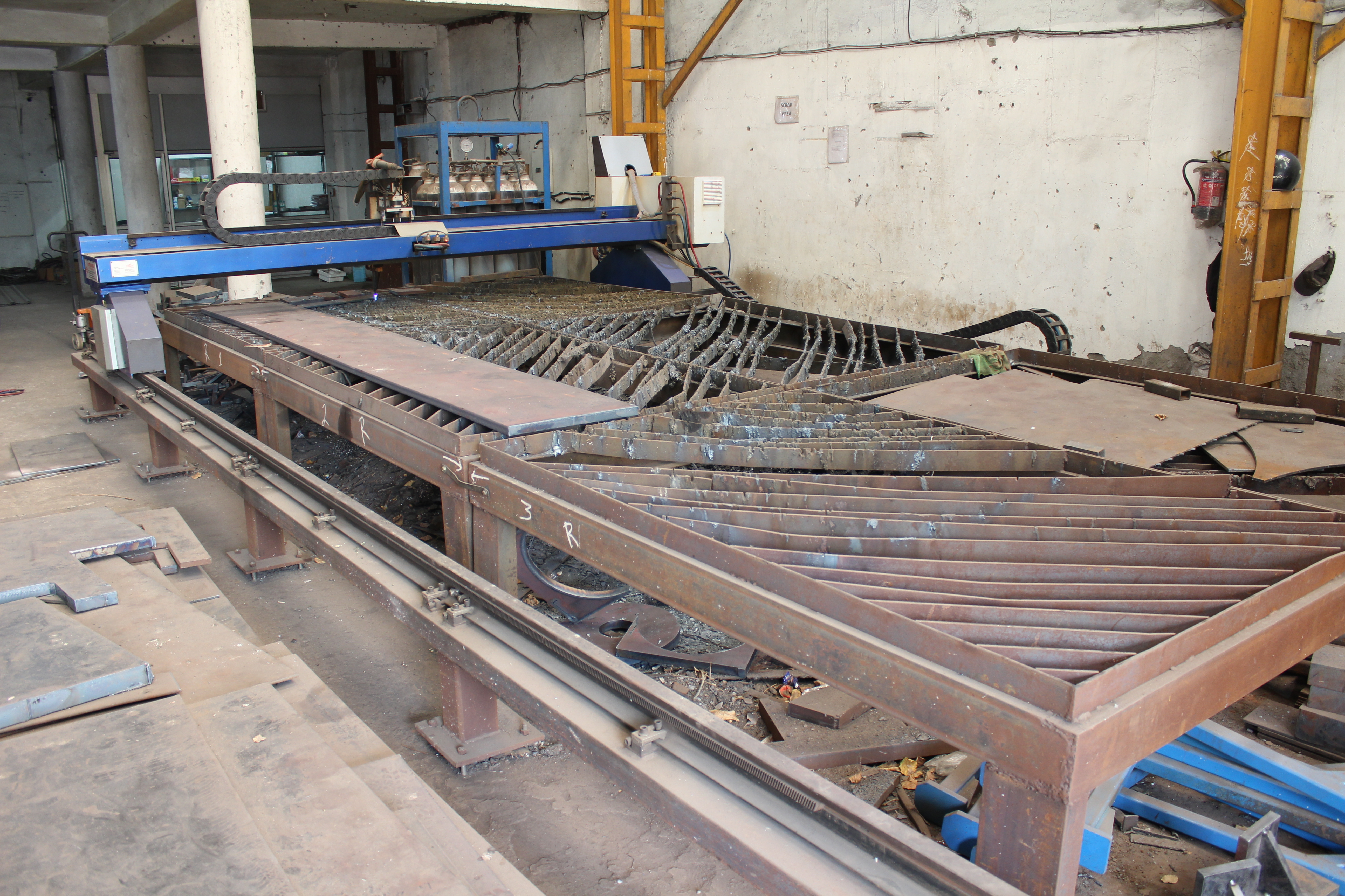 Fabrication Job Work - Metal And Wood Materials Custom Sizes Available For Diverse Applications