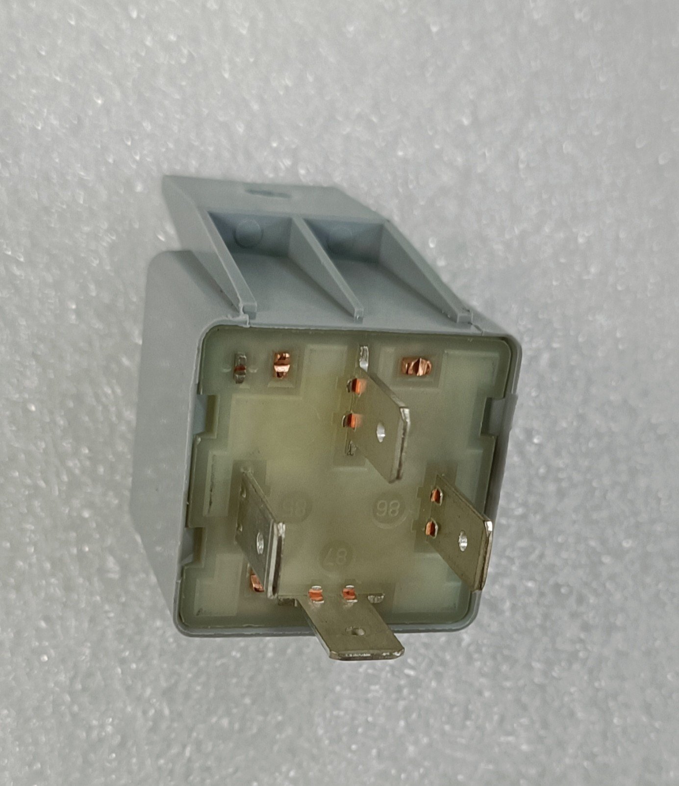 Oen Relay - Material: Plastic