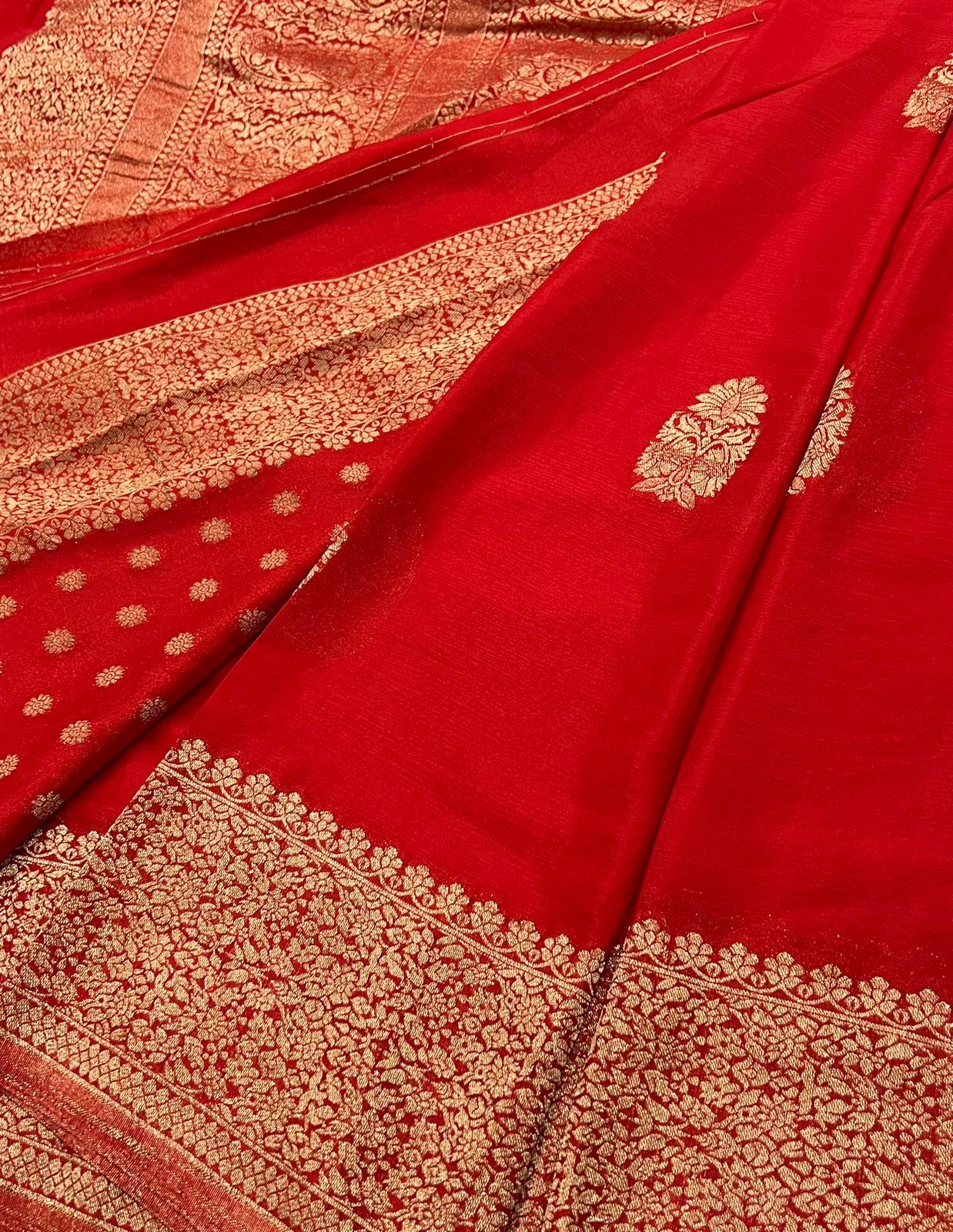Rich Chinon Crush Geogrette Saree - Color: Different Available