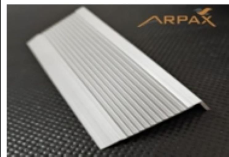 Stair Nosing - Durable Aluminum Material, 1 Inch Height - Slip-resistant Surface, Easy Installation