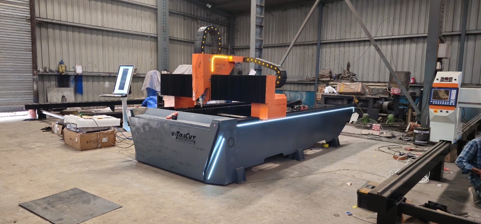 Cnc Fiber Laser Cutting Machine - 1550x3100 Cutting Area, White Color | High-performance Dedusting, Automatic Height Adjustment, Efficient Cooling Systems, Stable Operation