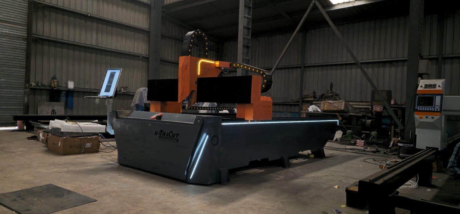 Cnc Fiber Laser Cutting Machine - 1550x3100 Cutting Area, White Color | High-performance Dedusting, Automatic Height Adjustment, Efficient Cooling Systems, Stable Operation