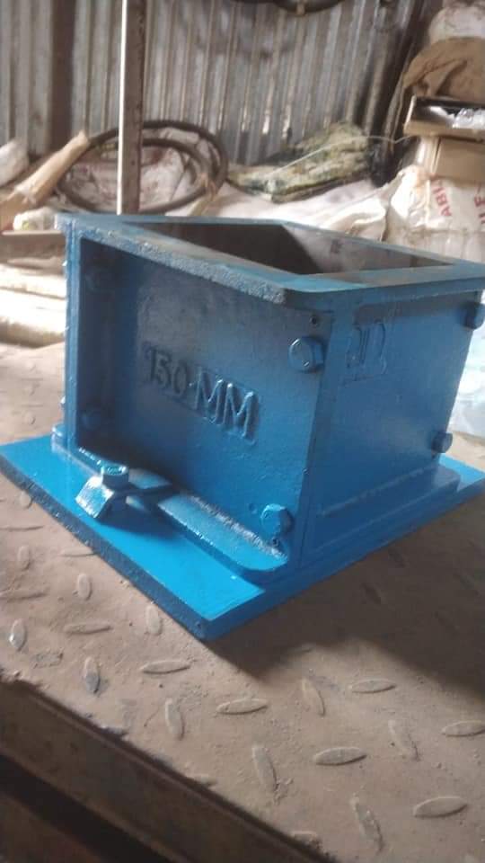 Mild Steel Cube Moulds - 150 X 150 X 150 Mm | High Quality, Blue Color, 7-8 Kg Weight, Ideal For Concrete Testing