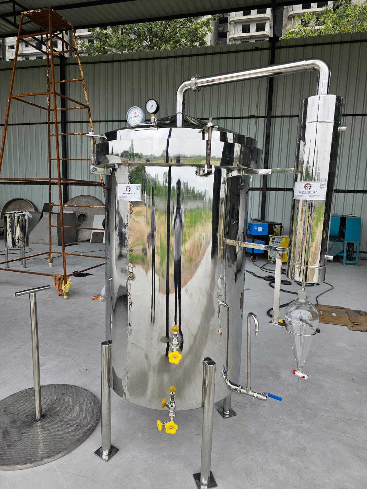 Hydrosol Distillation Machine - Automatic Grade: Manual