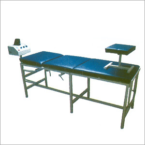 ट्रैक्शन बेड