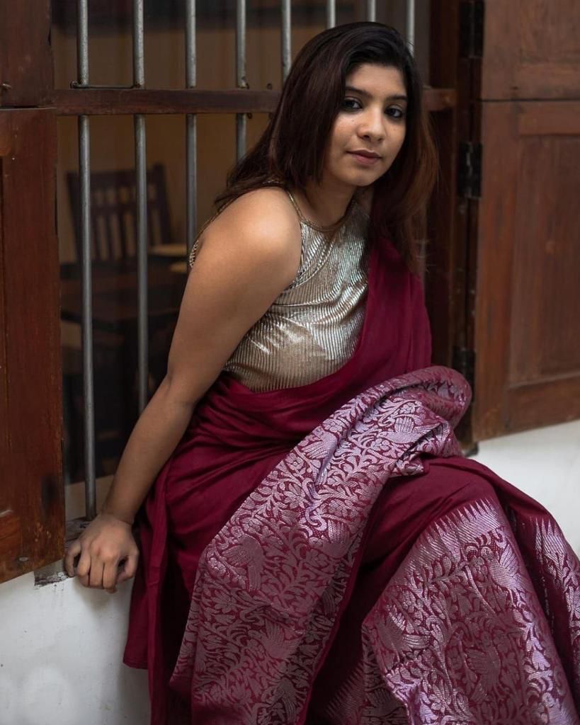 Lichi Silk Saree - Color: Green And Gold