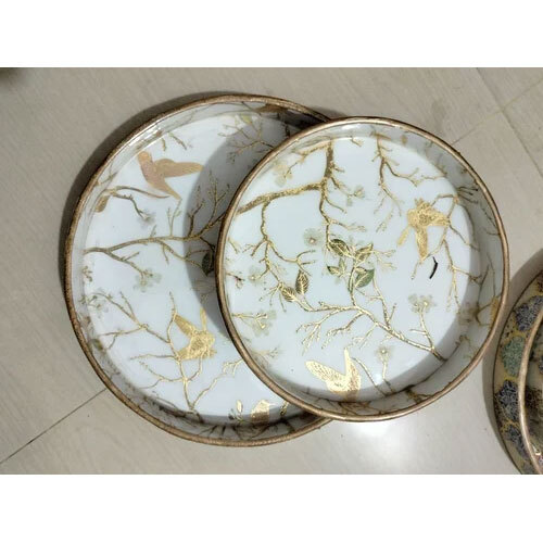 सफेद प्रिंटेड लकड़ी का सर्विंग ट्रे सेट