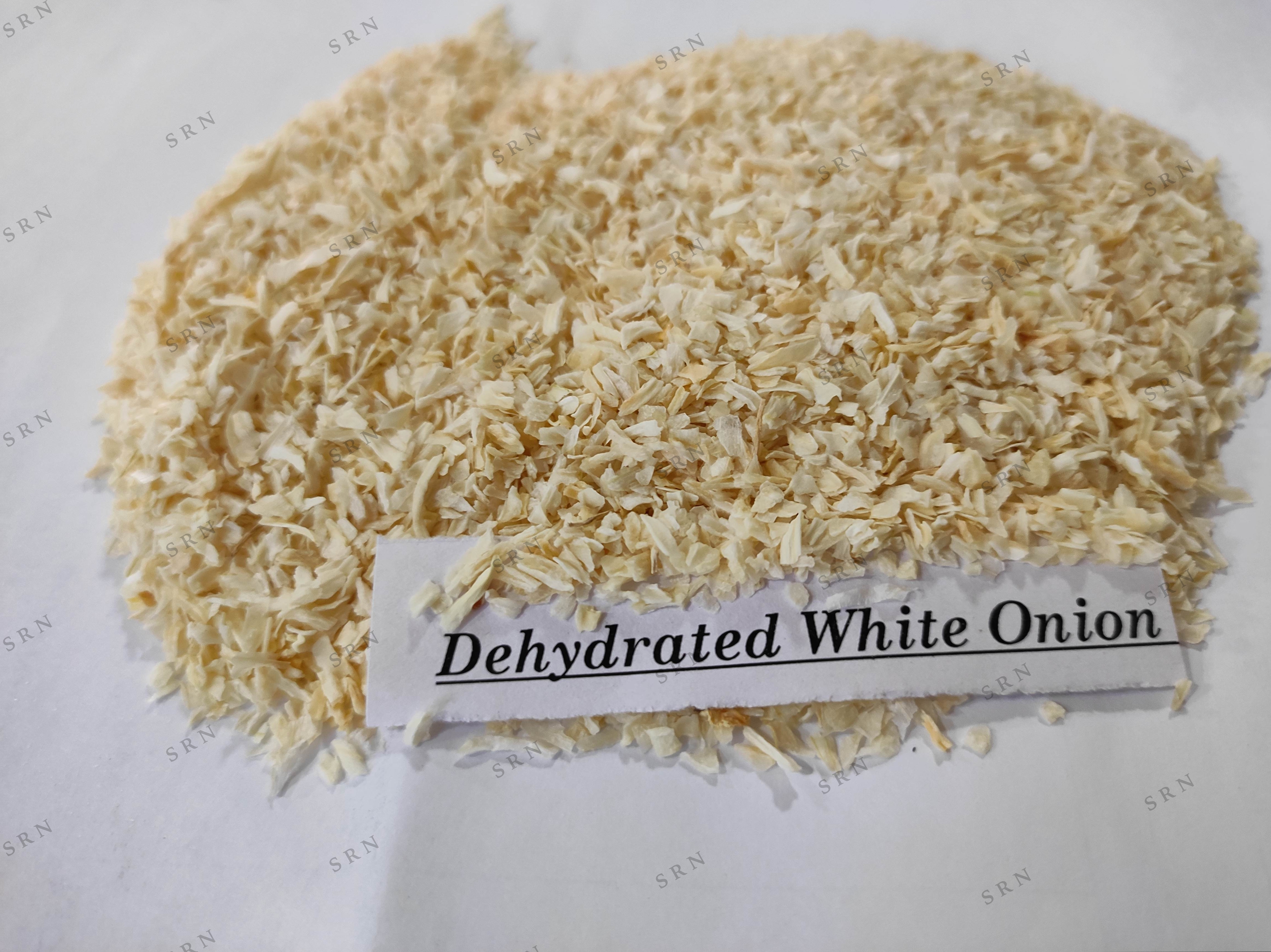 Dehydrated Onion & Vegetable Blend - Granule Form, White Onion, Shelf Life 20 Months, 20 Kg Weight