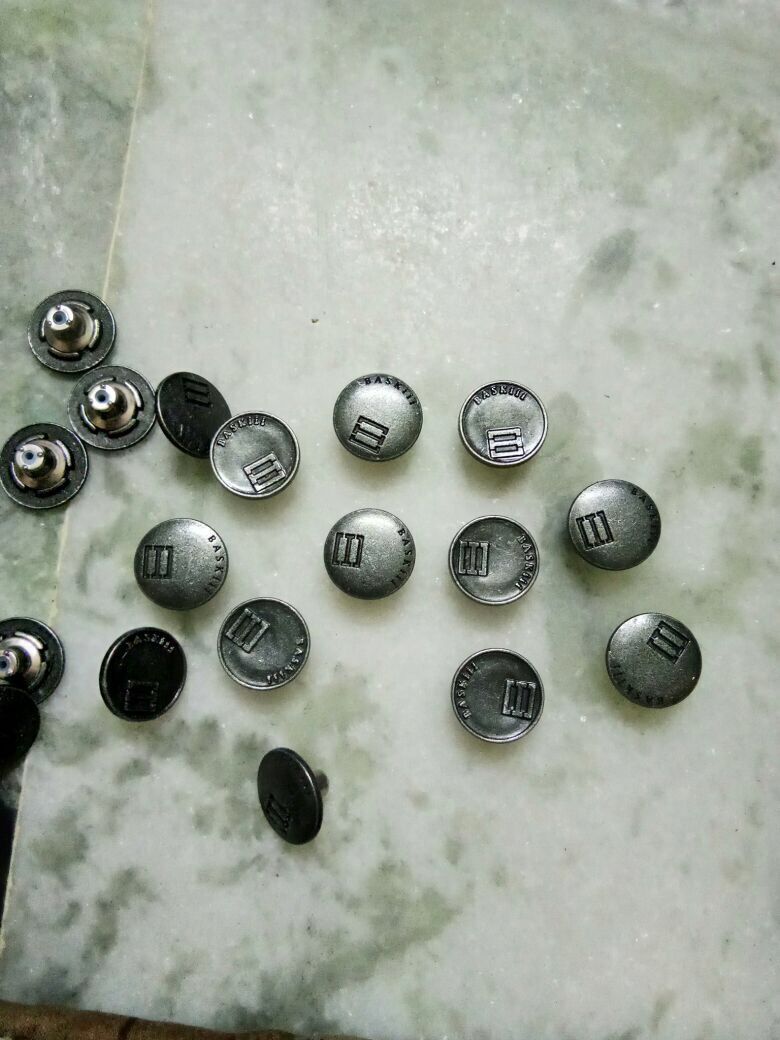 Metal Button - Color: Silver