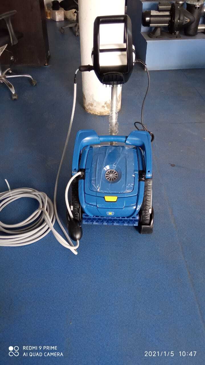 Automatic Robot Pool Cleaner - 51.4 X 51.4 X 52.3 Cm, White, Blue & Grey | Premium Features With 20m Cable, Remote Control & 1-year Warranty