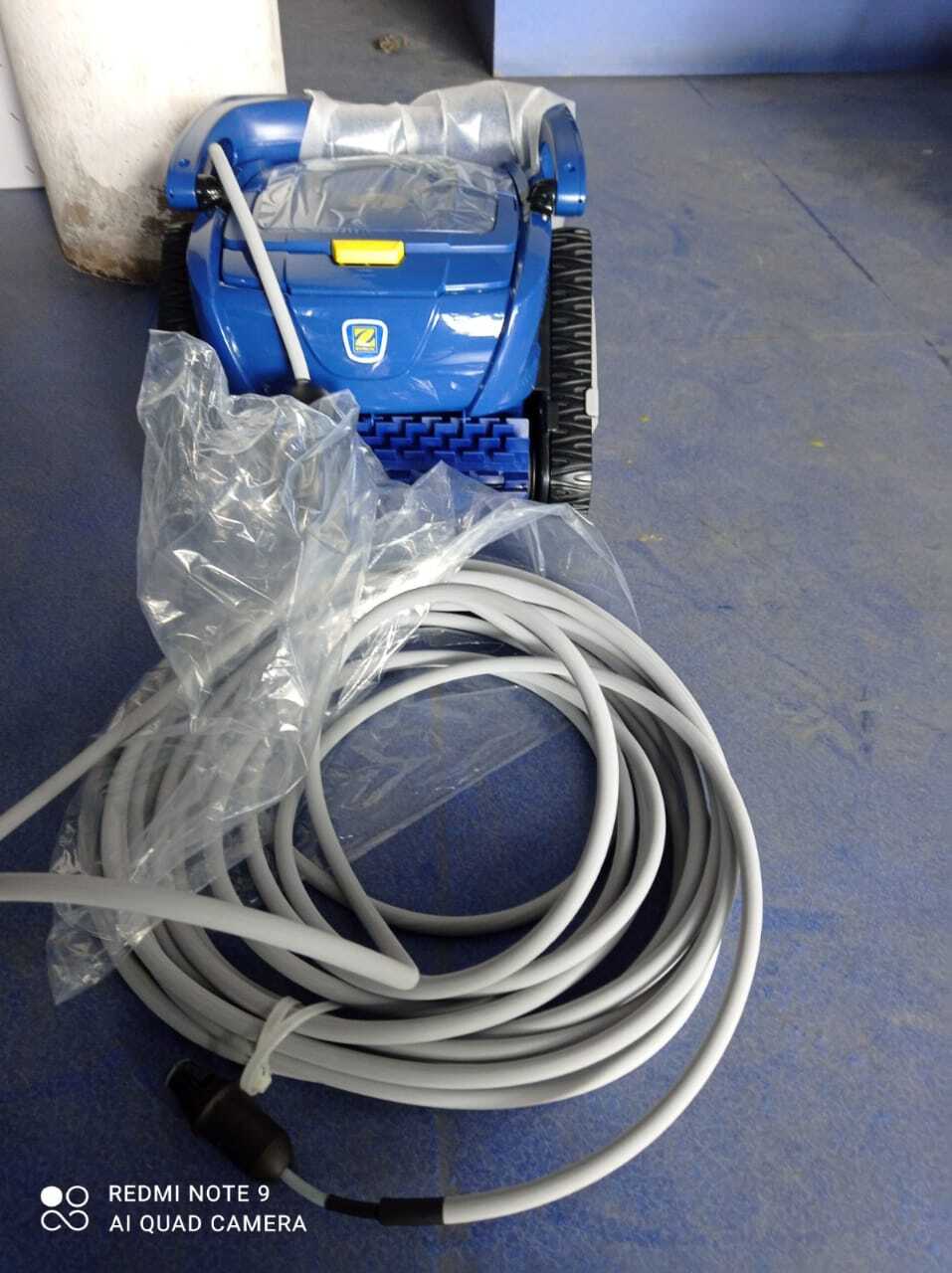 Automatic Robot Pool Cleaner - 51.4 X 51.4 X 52.3 Cm, White, Blue & Grey | Premium Features With 20m Cable, Remote Control & 1-year Warranty