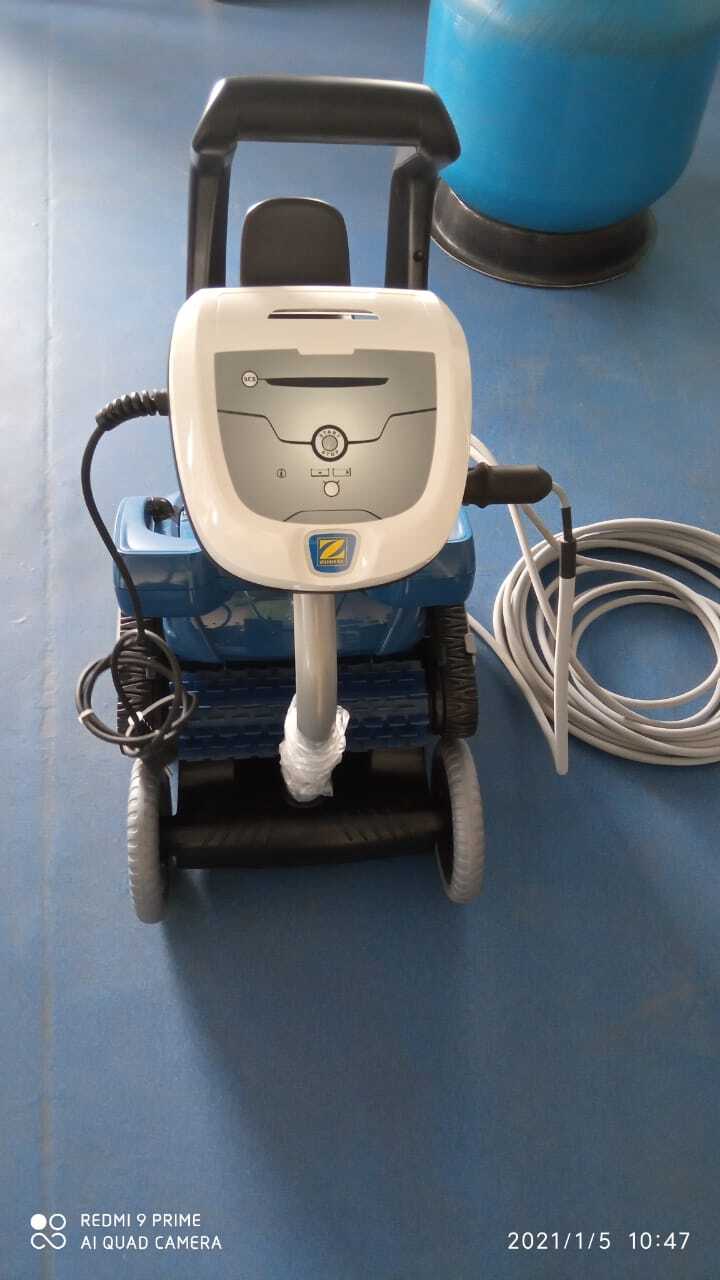 Automatic Robot Pool Cleaner - 51.4 X 51.4 X 52.3 Cm, White, Blue & Grey | Premium Features With 20m Cable, Remote Control & 1-year Warranty