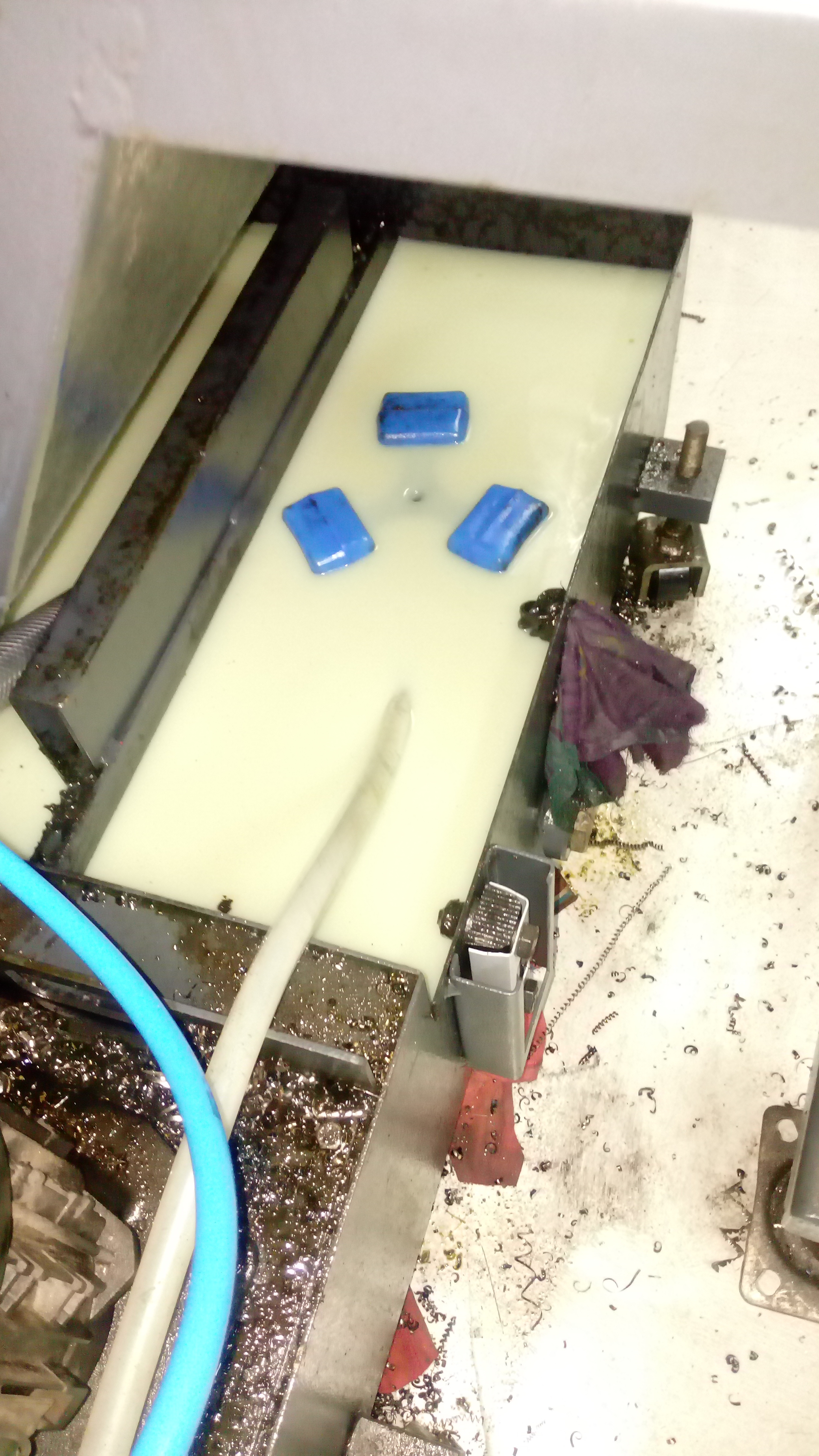 Sump Cleaner - Color: White And Blue