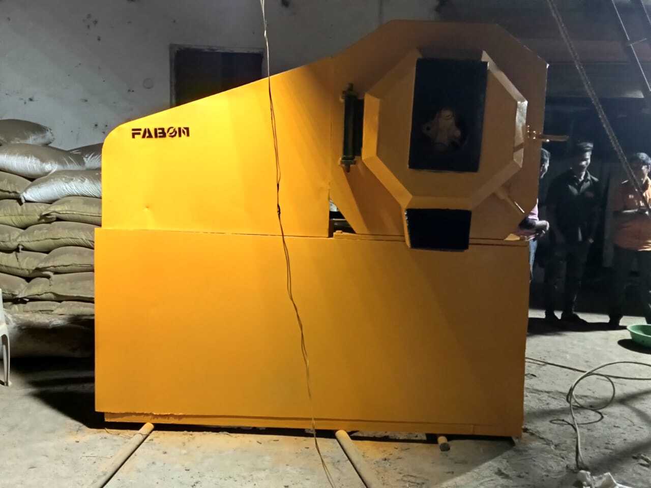 Ring Die Pellet Mill 1000 Kg Hour - Color: Yellow