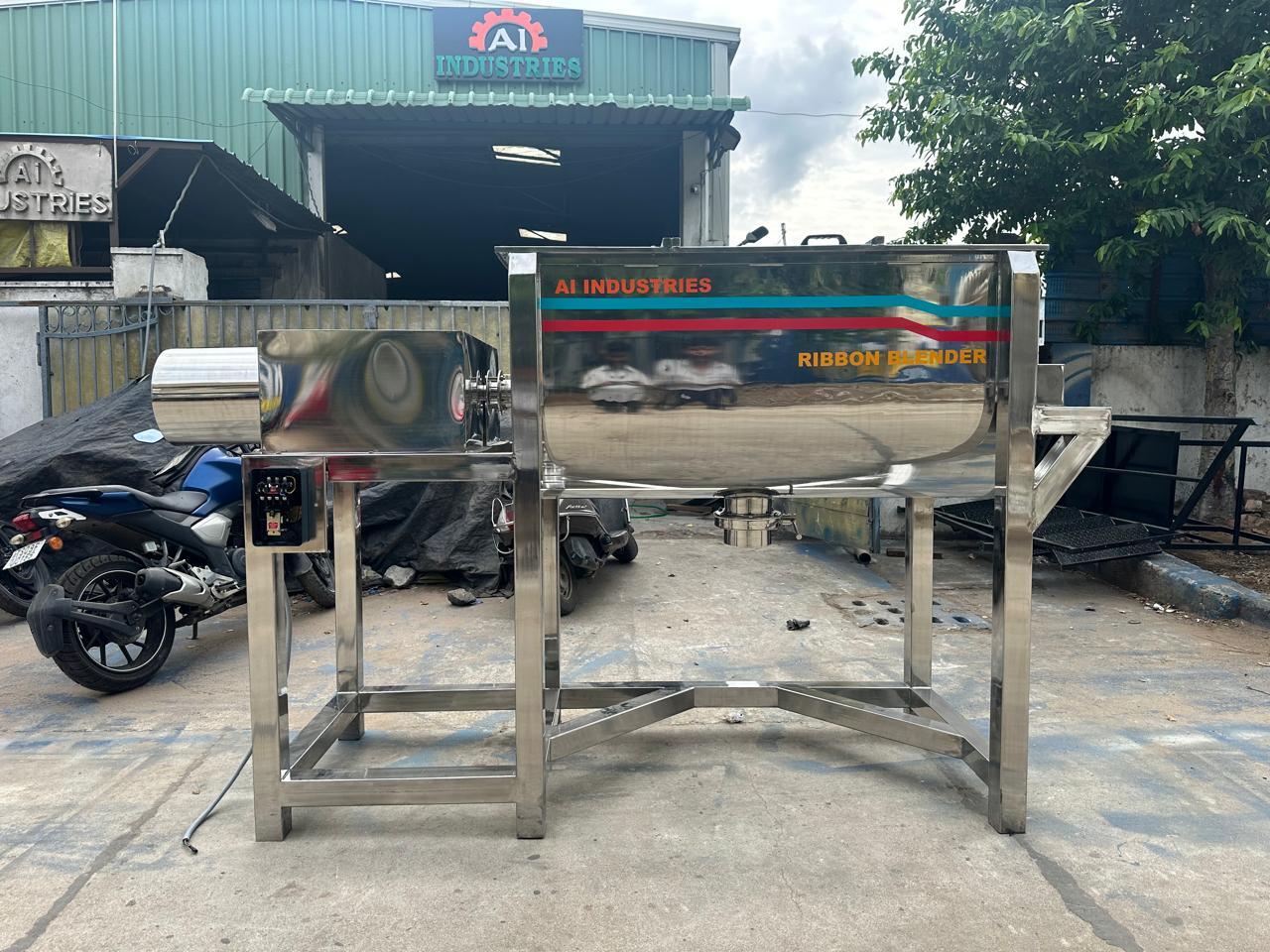 Ribbon Blender - Capacity: 10-10000kg Kg/hr