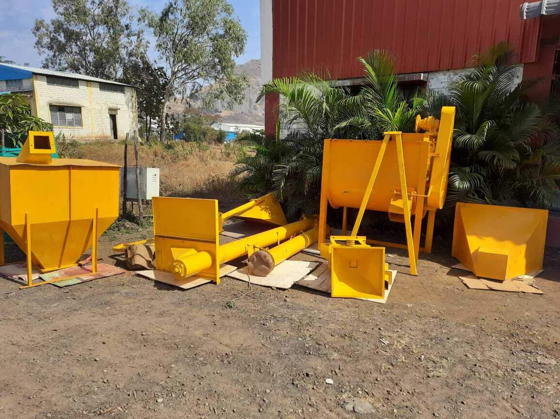 Feed Mixer - 300 Kg/hr Capacity | Yellow Cast Iron, Automatic, Manual Control, Industrial Use, Free Stand Installation, Warranty Included