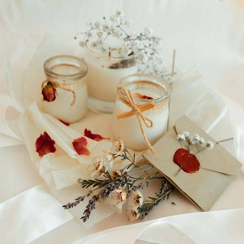 सुगंधित जार मोमबत्तियाँ