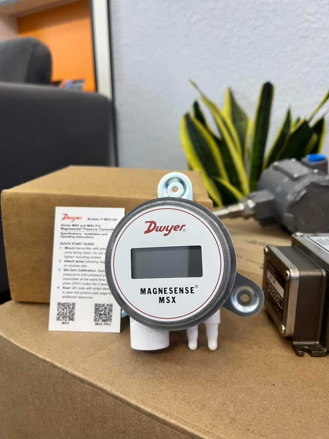 Dwyer Msx-u12-in-lcd Differential Pressure Transmitter