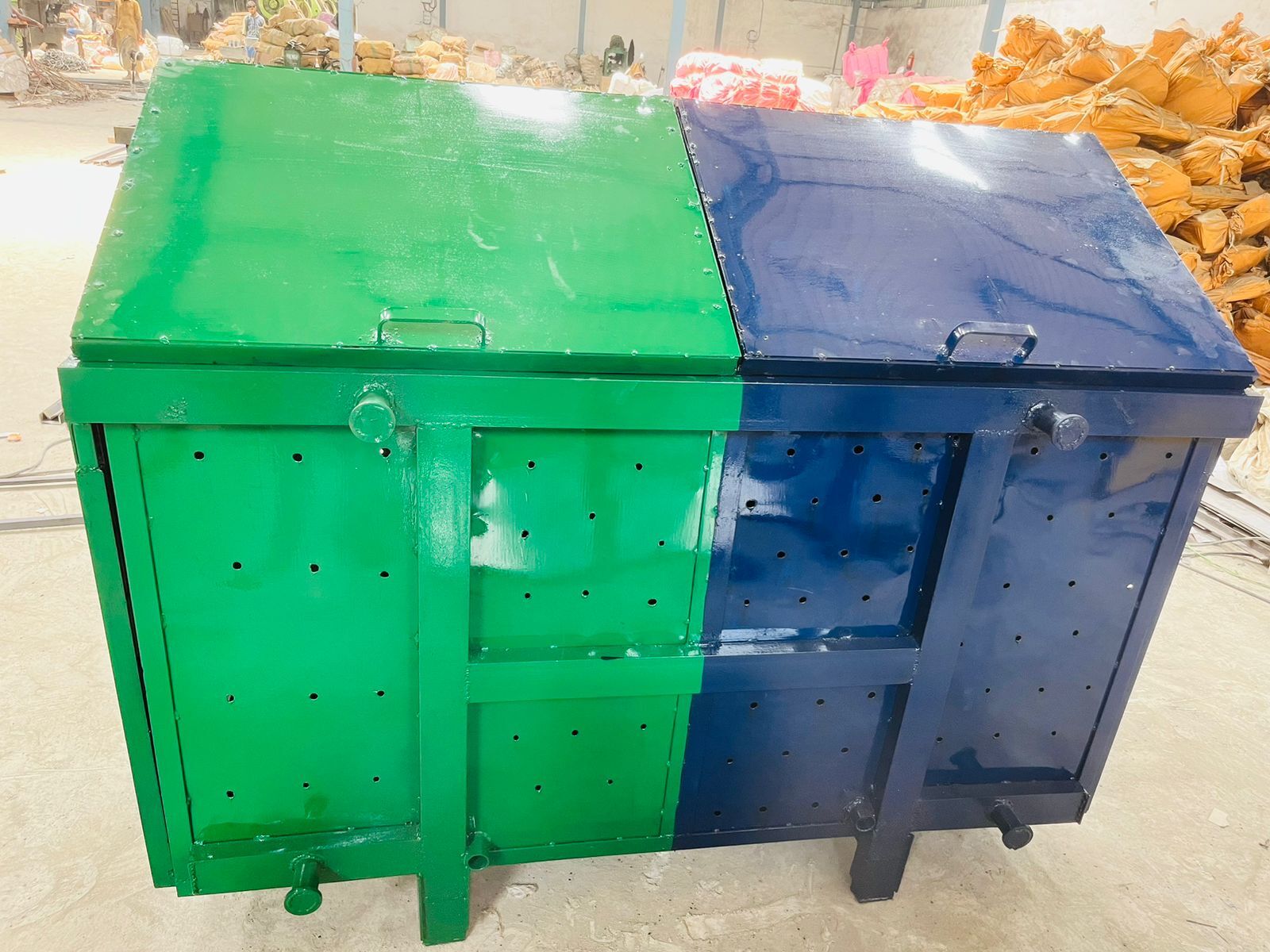 Iron Dustbin ( Separate Dry And Liquid Garbage Capacity) - Application: Industrial