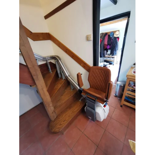 Automatic Stair Lift - Load Capacity: 100-150  Kilograms (Kg)