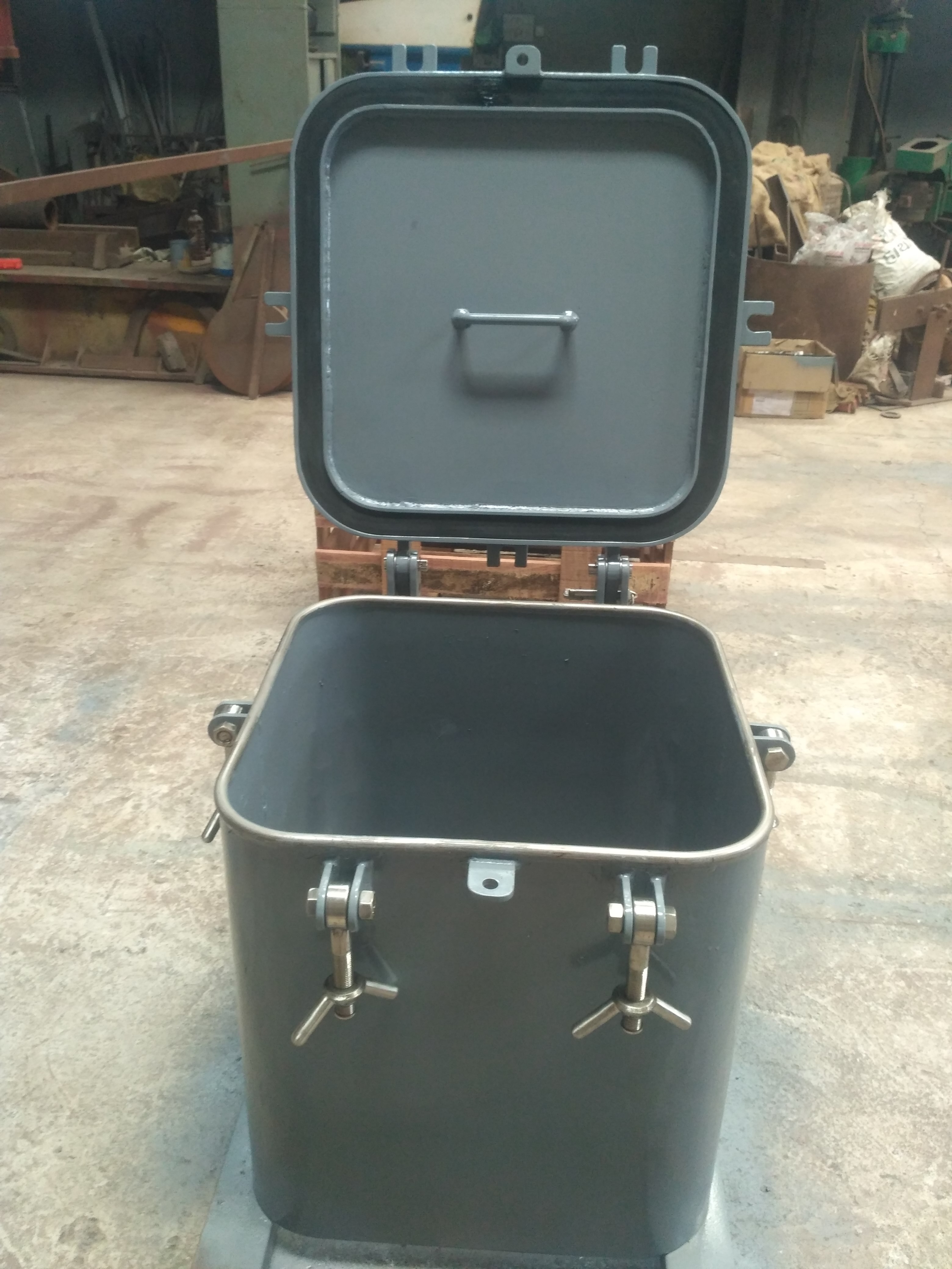 Water Tight Hatch - Automatic Grade: Manual