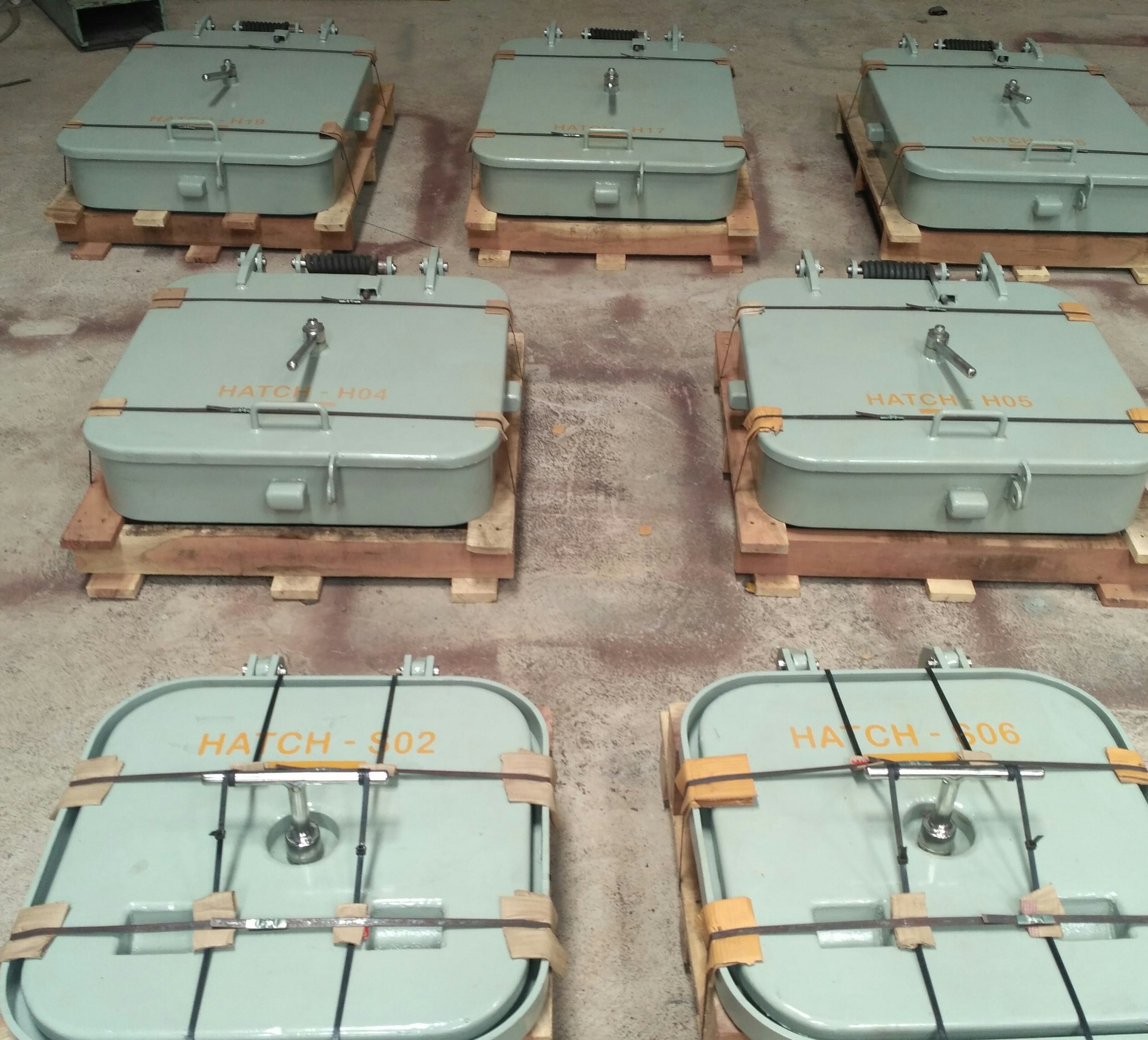 Water Tight Hatch - Automatic Grade: Manual