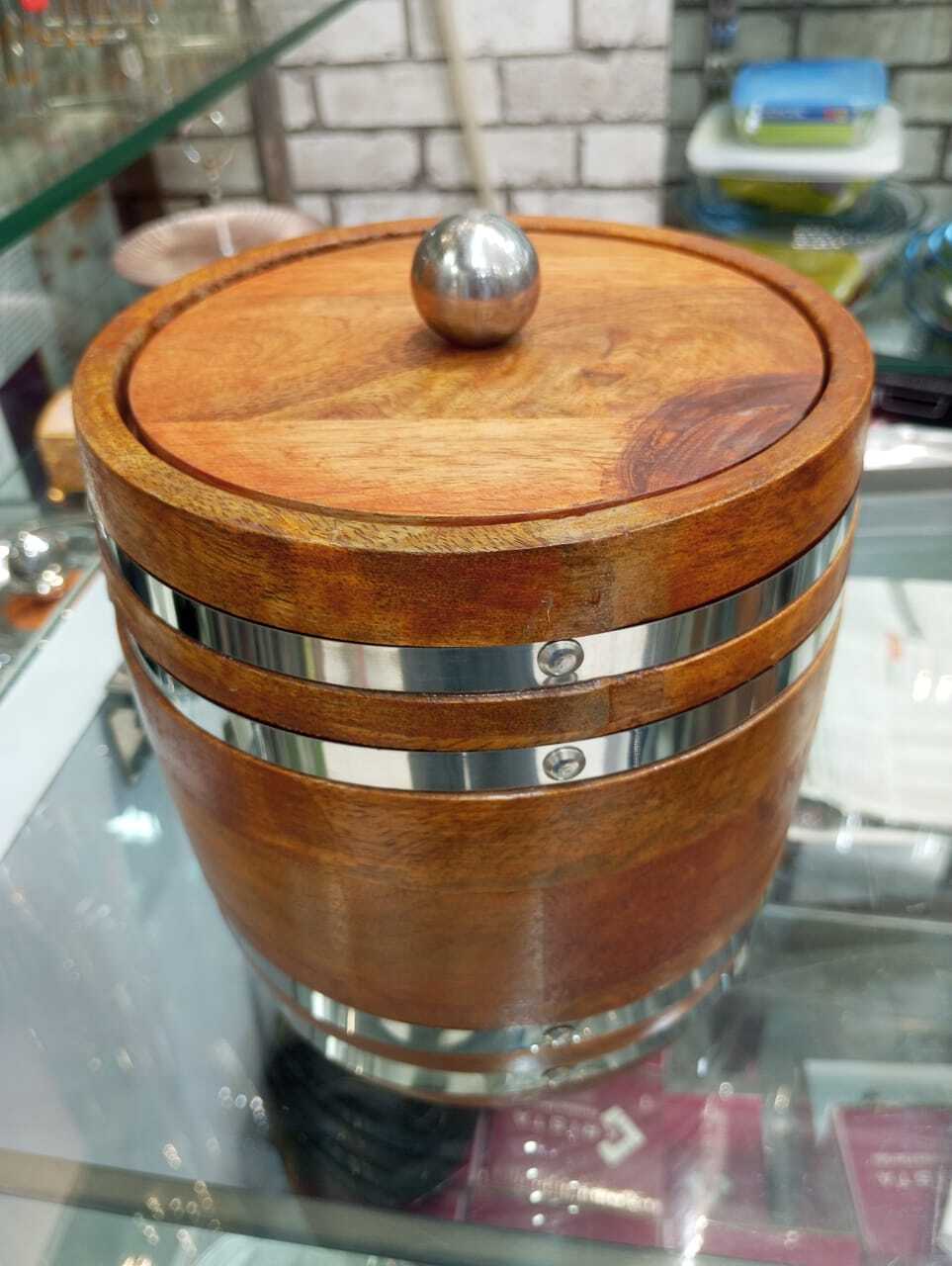 Wooden Ice Bucket - Capacity: 1.5 Liter/day