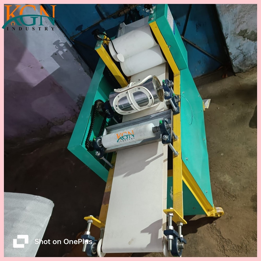 Momos Shape Cutting Machine - Capacity: 15-20 Kg/hr